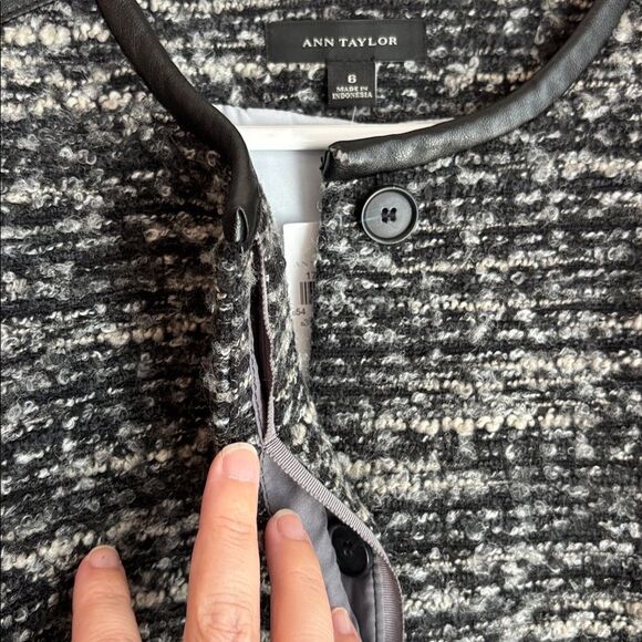 Ann Taylor Wool blend Tweed Day leather Black Gray cropped Blazer Womens 6 NWT - Picture 7 of 14